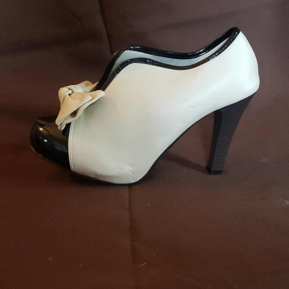 Manxixi sz 38 (8) ceam/black heels